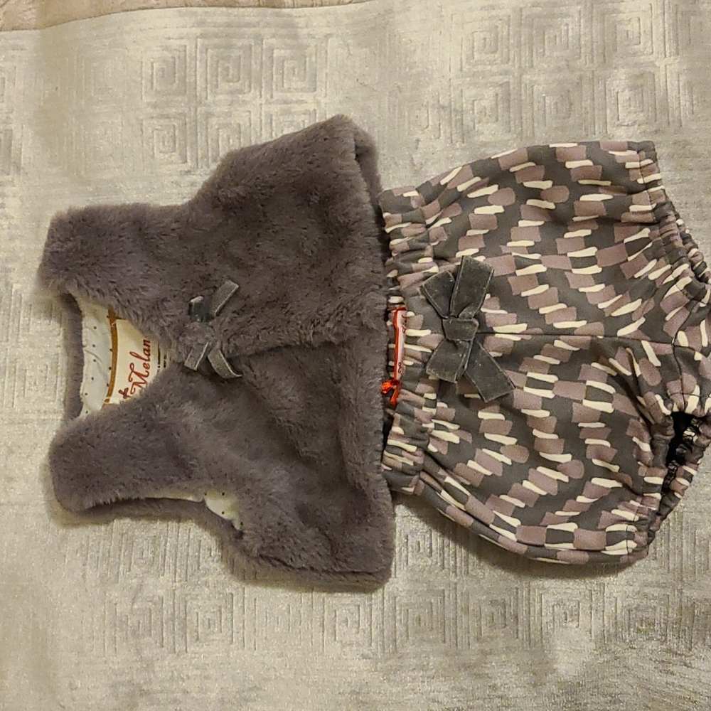 Baby girl sz 3-6 months set. Grey fur vest and matching bloomer with bow detail